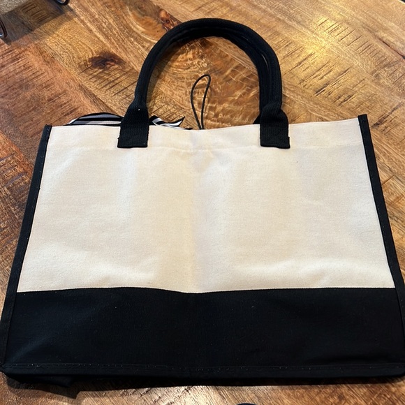 BeeGreen Personalized “M” Canvas Tote NWT - Picture 2 of 11